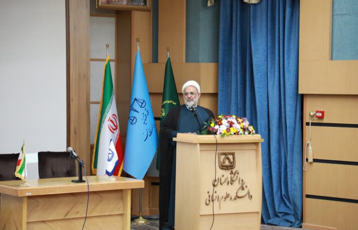ساماندهی داوران و مقابله با داوری‌های غیرحرفه‌ای در استان سمنان